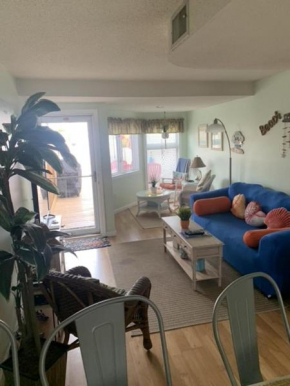 Brant Beach 2 Bedroom 1,5 Bath Ocean Side Condo